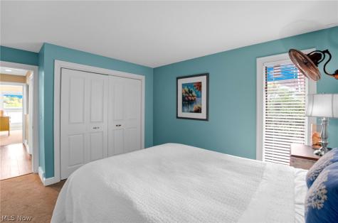 28 E Mohawk Drive Malvern OH 44644