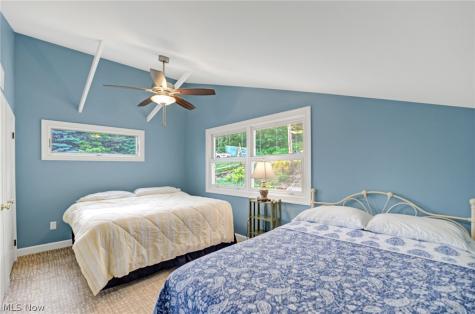 28 E Mohawk Drive Malvern OH 44644