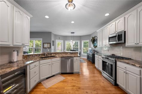 8612 Mackenzie Avenue NW North Canton OH 44720