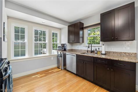 26019 Lake Road Bay Village OH 44140