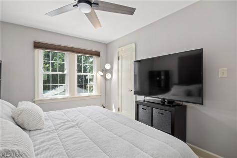 26019 Lake Road Bay Village OH 44140