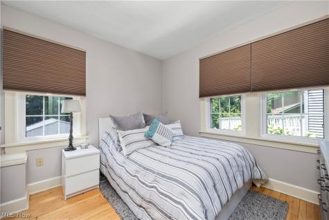 26019 Lake Road Bay Village OH 44140