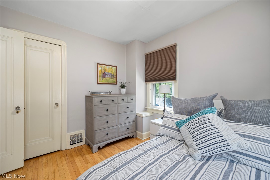 26019 Lake Road Bay Village OH 44140