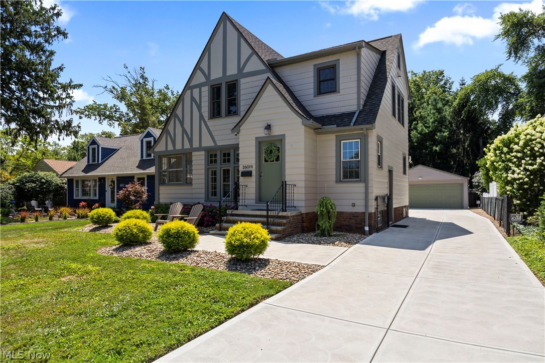 26019 Lake Road Bay Village OH 44140