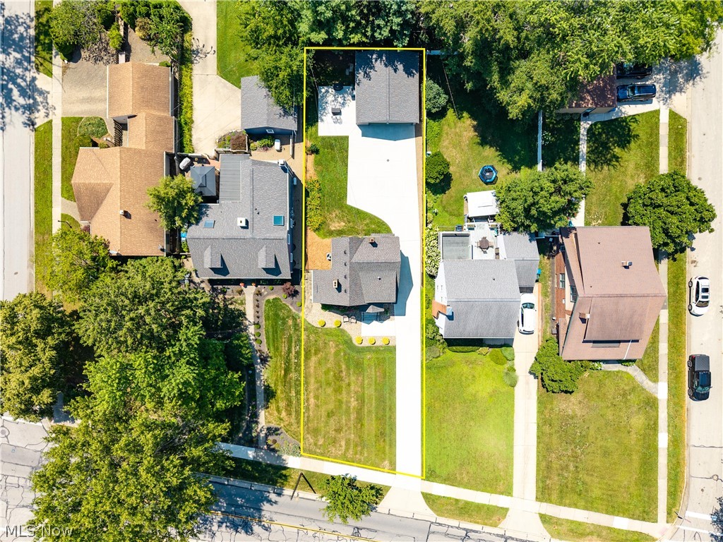 26019 Lake Road Bay Village OH 44140