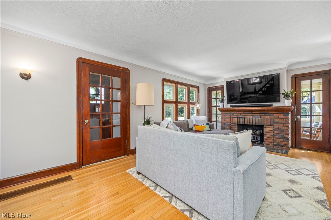 26019 Lake Road Bay Village OH 44140