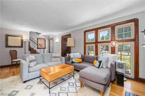 26019 Lake Road Bay Village OH 44140