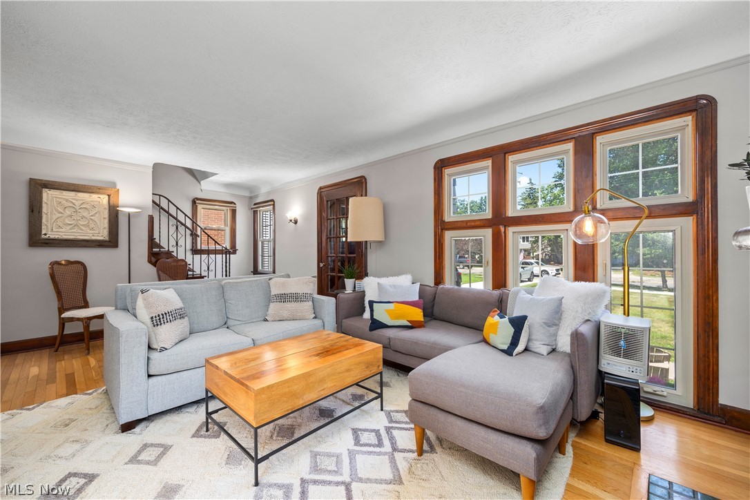 26019 Lake Road Bay Village OH 44140