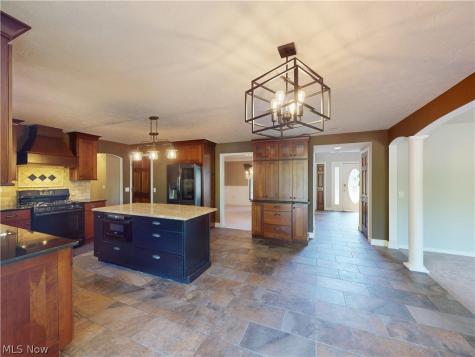 8166 Washington Avenue North Royalton OH 44133