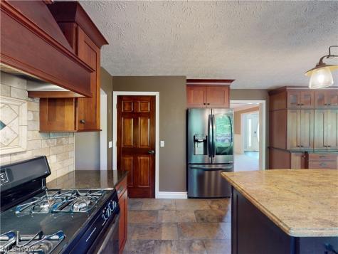 8166 Washington Avenue North Royalton OH 44133