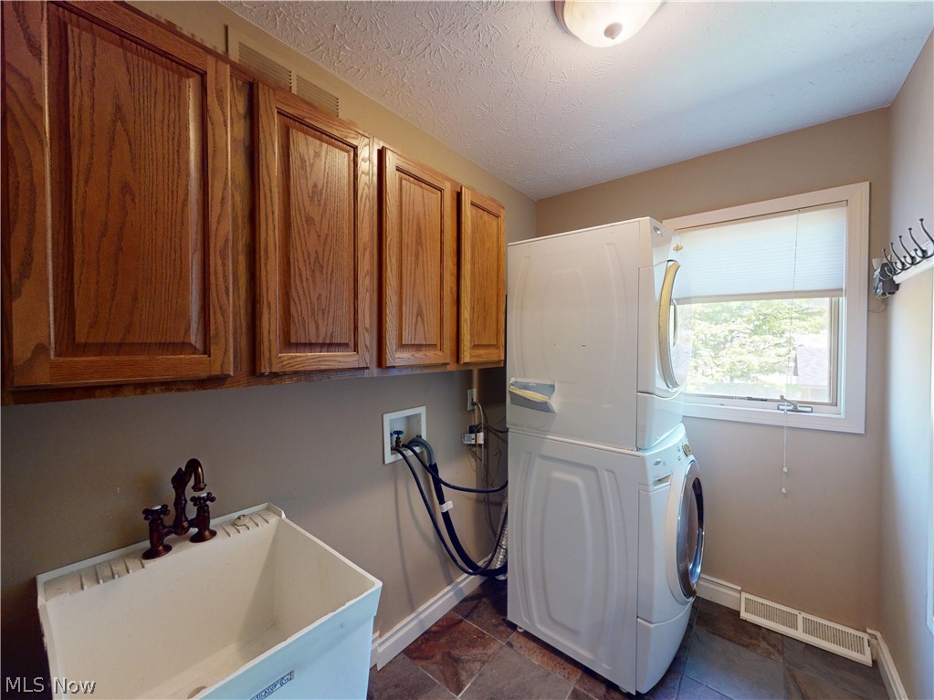 8166 Washington Avenue North Royalton OH 44133