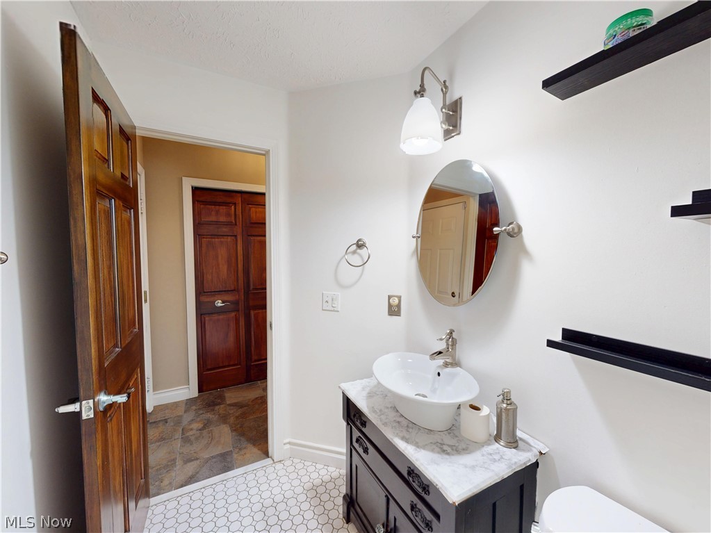 8166 Washington Avenue North Royalton OH 44133
