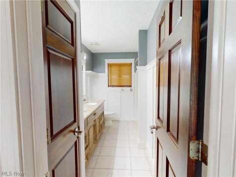 8166 Washington Avenue North Royalton OH 44133