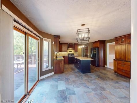 8166 Washington Avenue North Royalton OH 44133