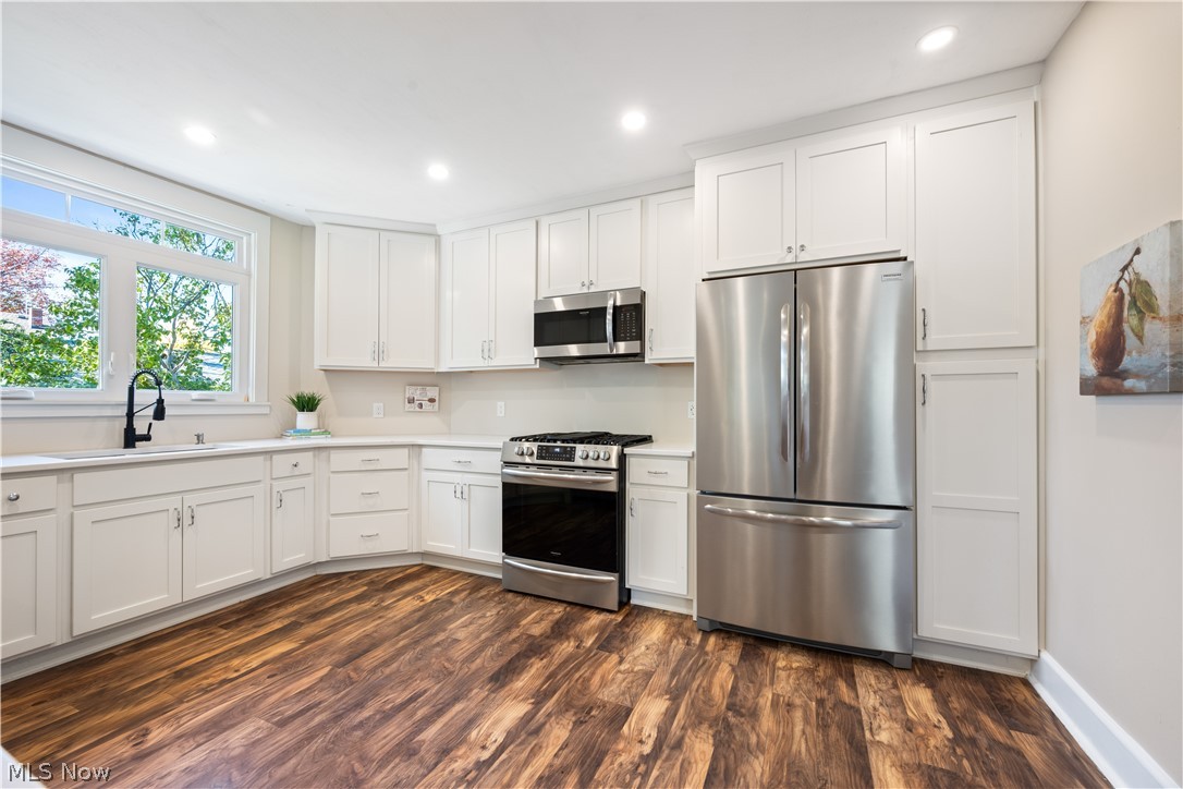 1320 Saint Charles Lakewood OH 44107