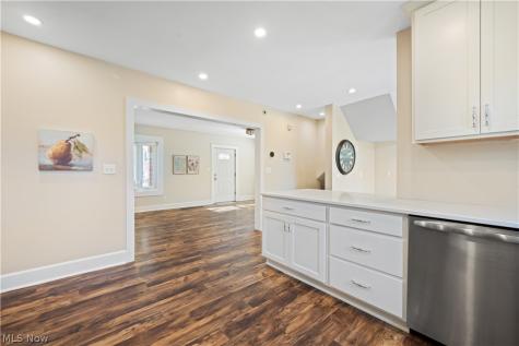 1320 Saint Charles Lakewood OH 44107