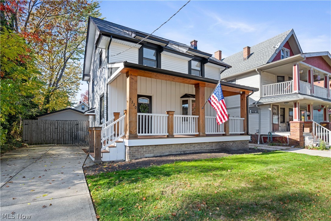 1320 Saint Charles Lakewood OH 44107
