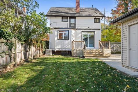 1320 Saint Charles Lakewood OH 44107