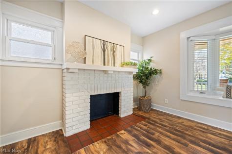 1320 Saint Charles Lakewood OH 44107