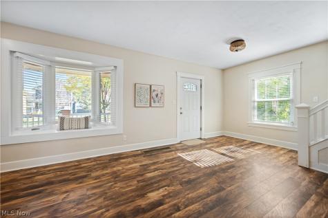 1320 Saint Charles Lakewood OH 44107
