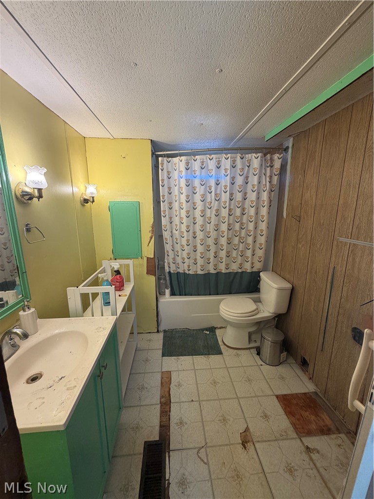 3481 Niles Cortland Road NE Cortland OH 44410