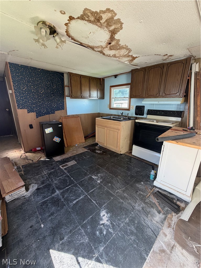 3481 Niles Cortland Road NE Cortland OH 44410