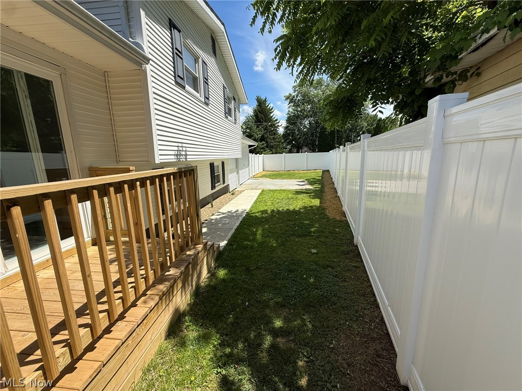 220 W 11th Street Uhrichsville OH 44683