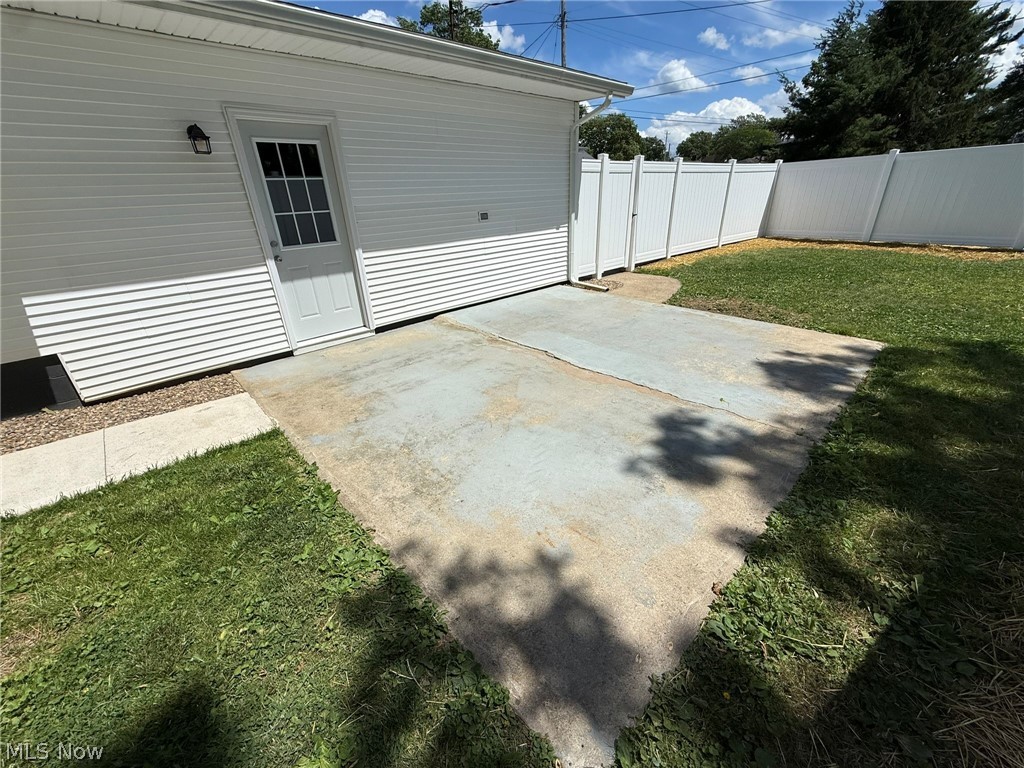 220 W 11th Street Uhrichsville OH 44683