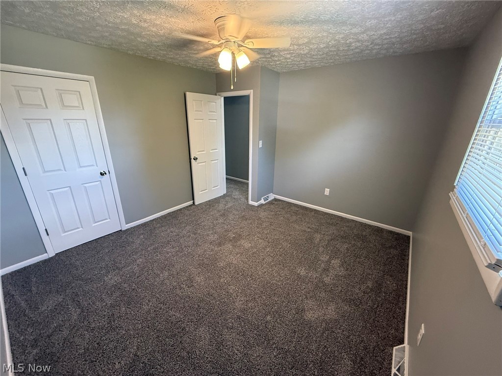 220 W 11th Street Uhrichsville OH 44683
