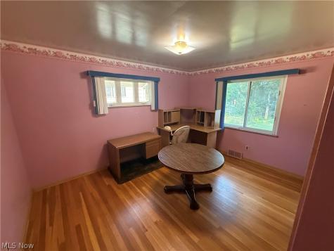 6108 Pearl Road Parma Heights OH 44130
