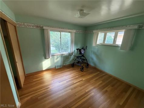 6108 Pearl Road Parma Heights OH 44130
