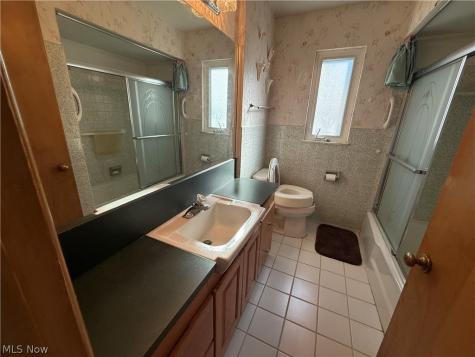 6108 Pearl Road Parma Heights OH 44130