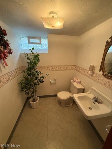 6108 Pearl Road Parma Heights OH 44130