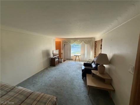 6108 Pearl Road Parma Heights OH 44130