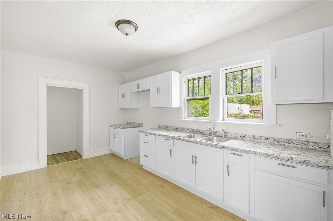 1390 Curtis Street Akron OH 44301