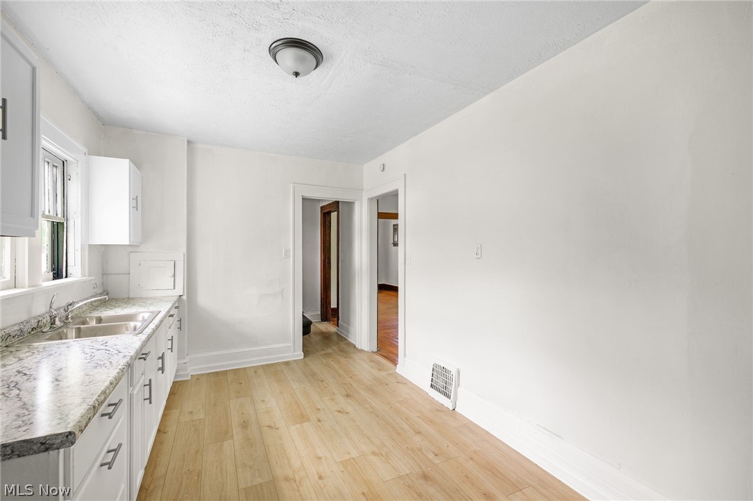 1390 Curtis Street Akron OH 44301