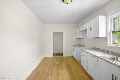 1390 Curtis Street Akron OH 44301