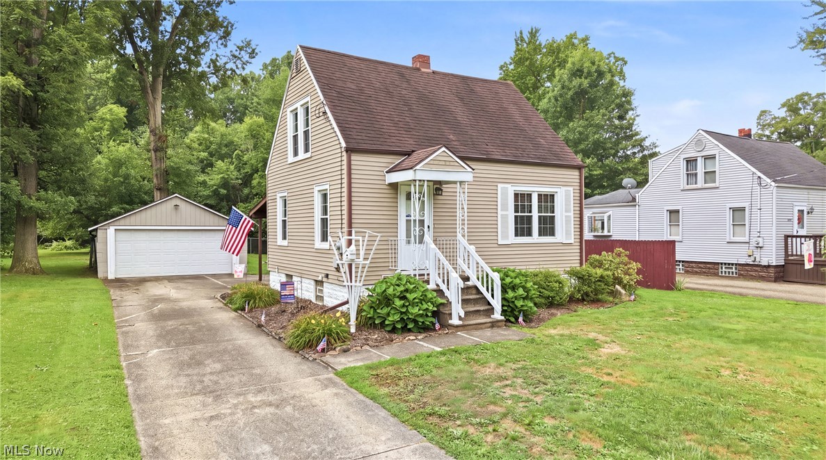 2036 Overland Avenue NE Warren OH 44483