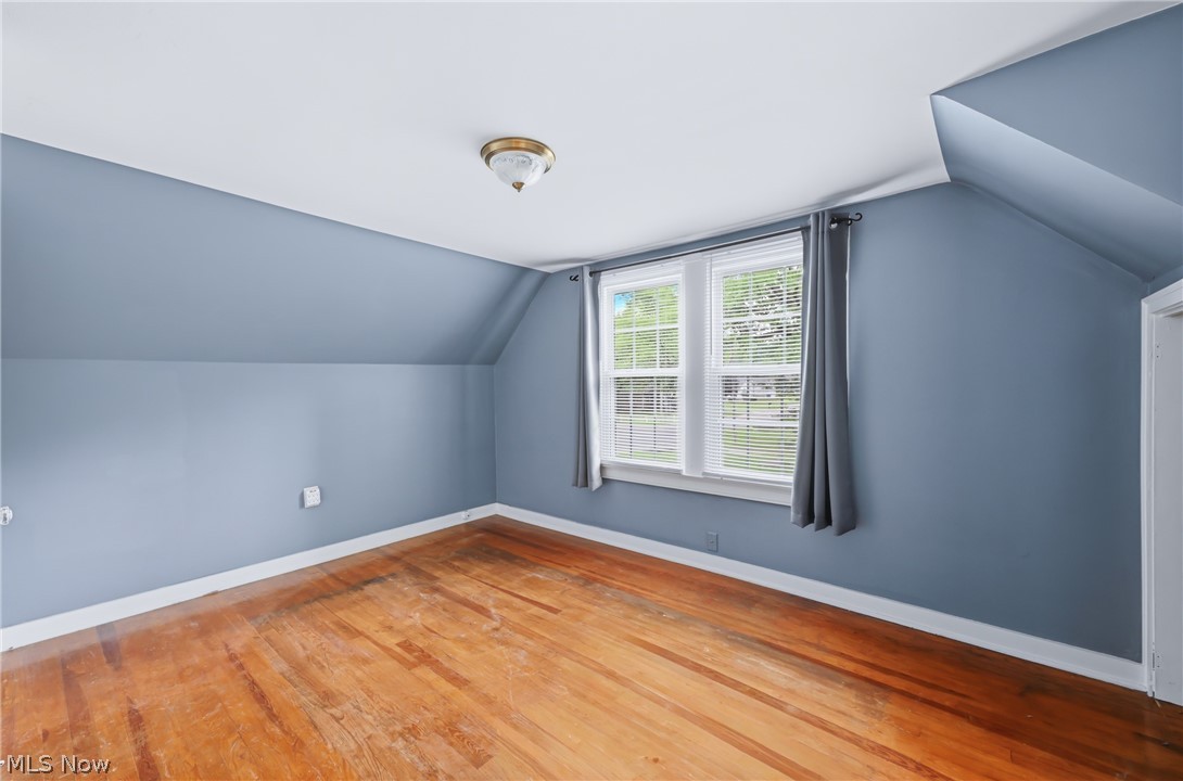 2036 Overland Avenue NE Warren OH 44483