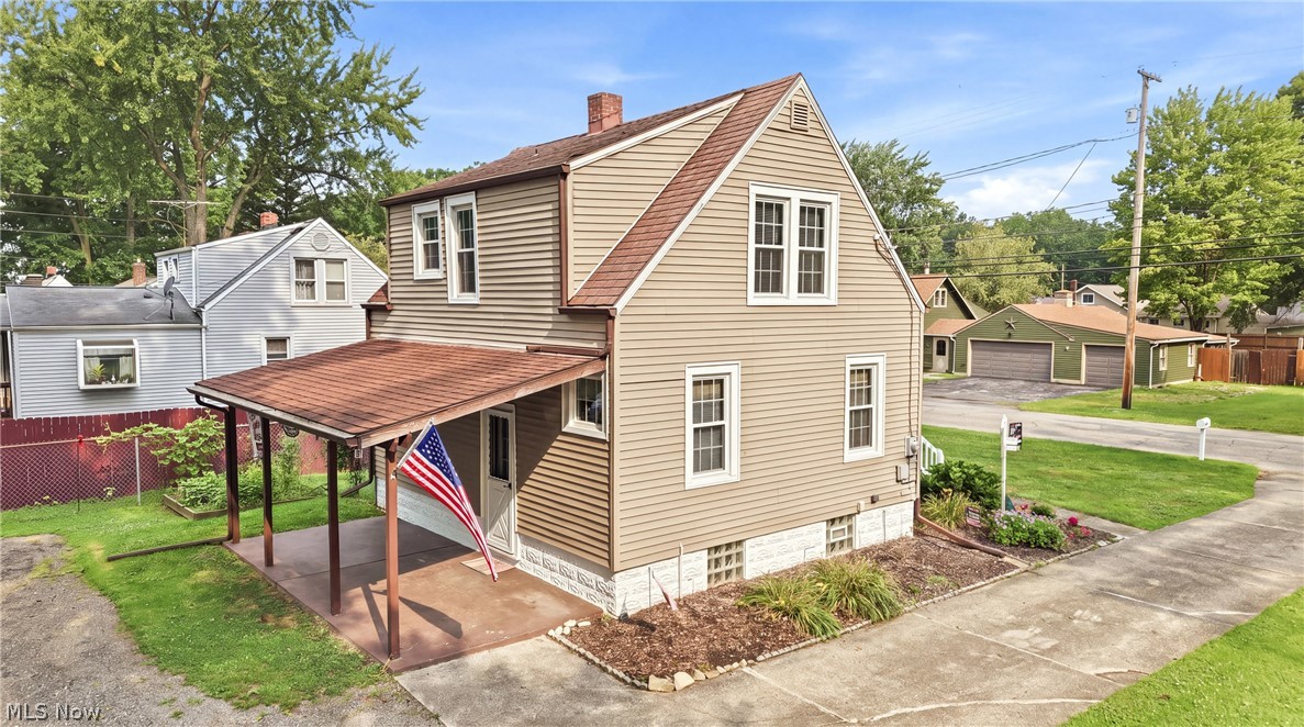 2036 Overland Avenue NE Warren OH 44483