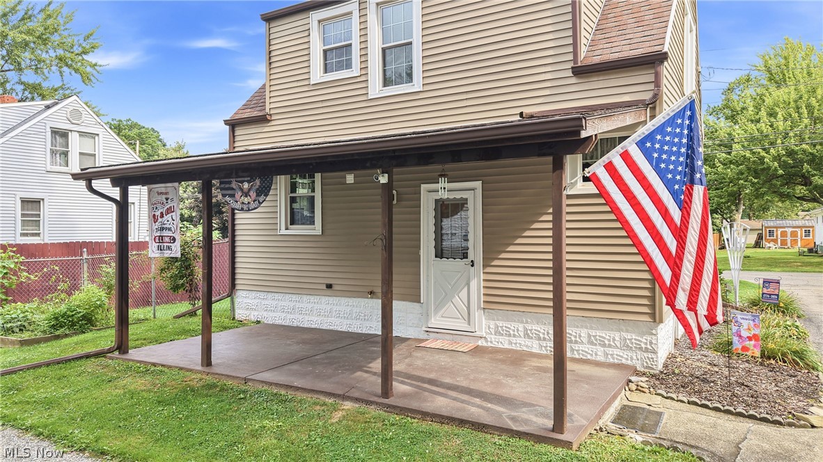 2036 Overland Avenue NE Warren OH 44483