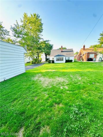 4102 Colony Road South Euclid OH 44121