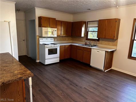 1485 3rd Street Lakemore OH 44250