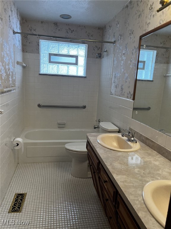 24339 S Oxford Oval North Olmsted OH 44070