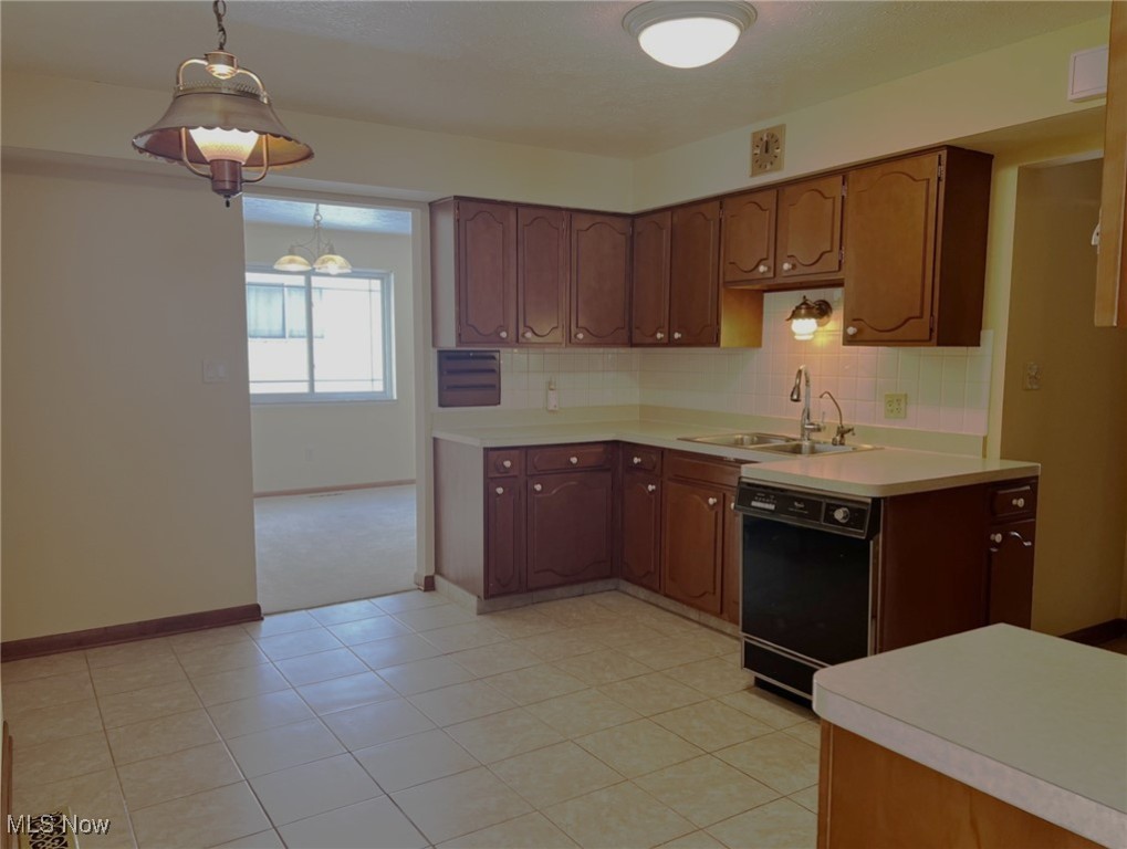 24339 S Oxford Oval North Olmsted OH 44070