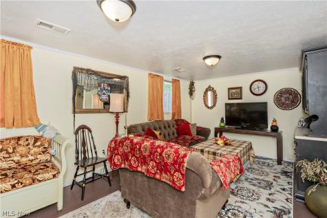 721 E 345th Street Eastlake OH 44095