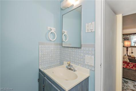 721 E 345th Street Eastlake OH 44095