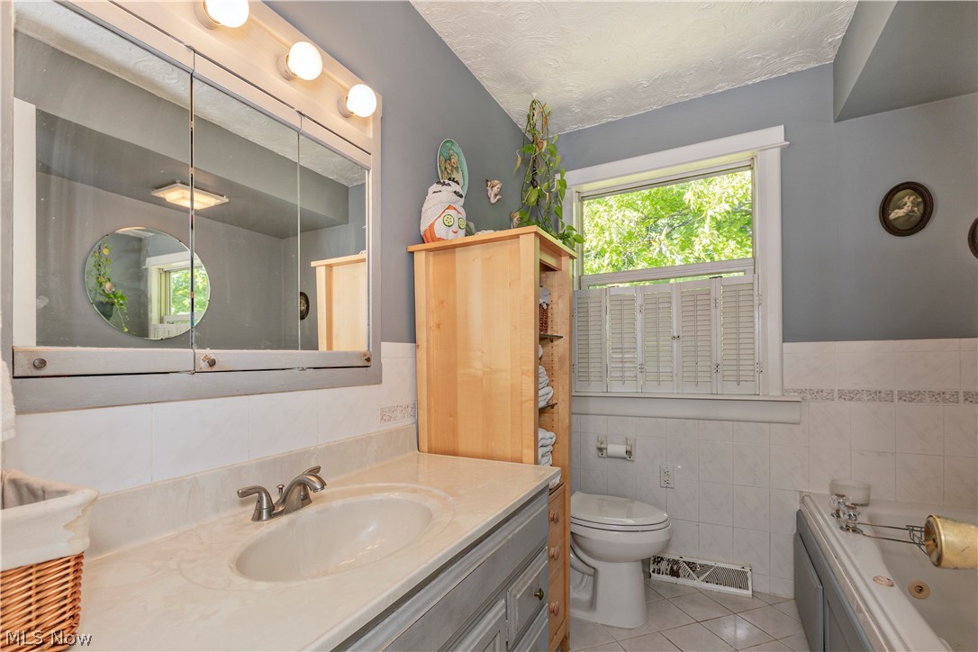 721 E 345th Street Eastlake OH 44095