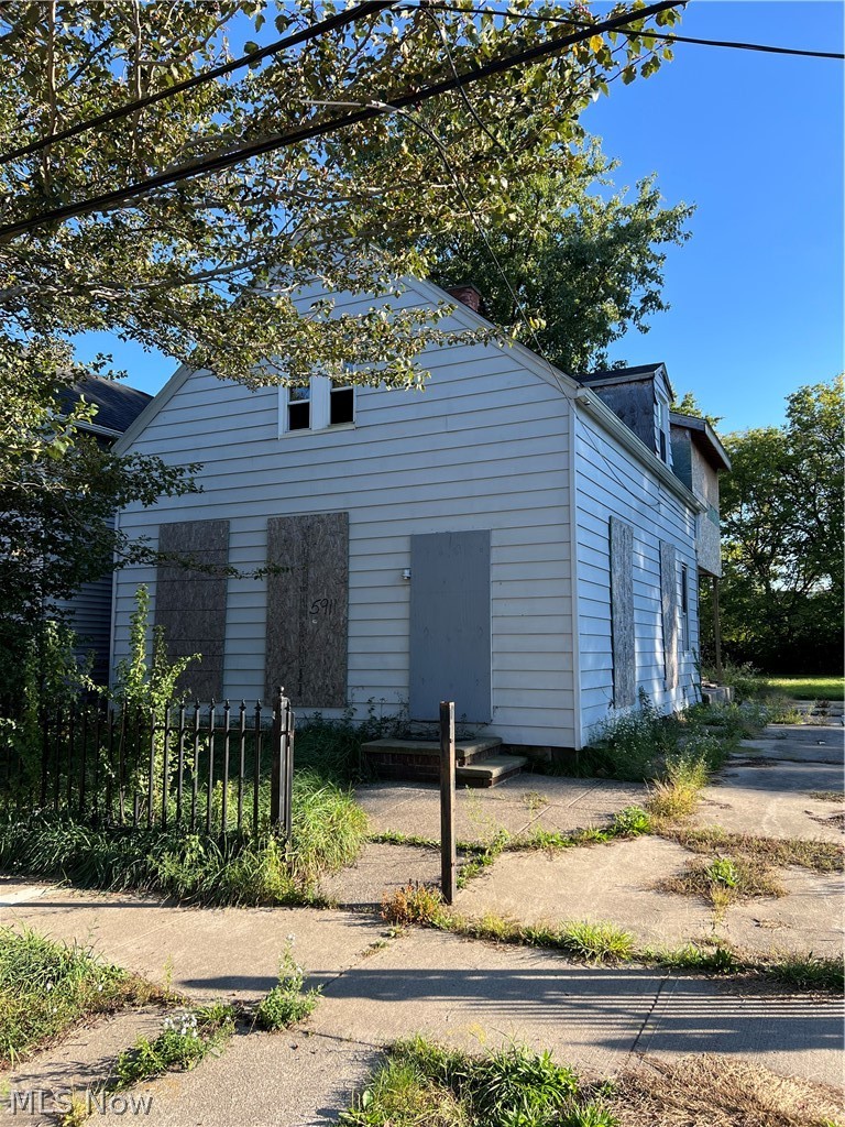 5911 Madison Avenue Cleveland OH 44102
