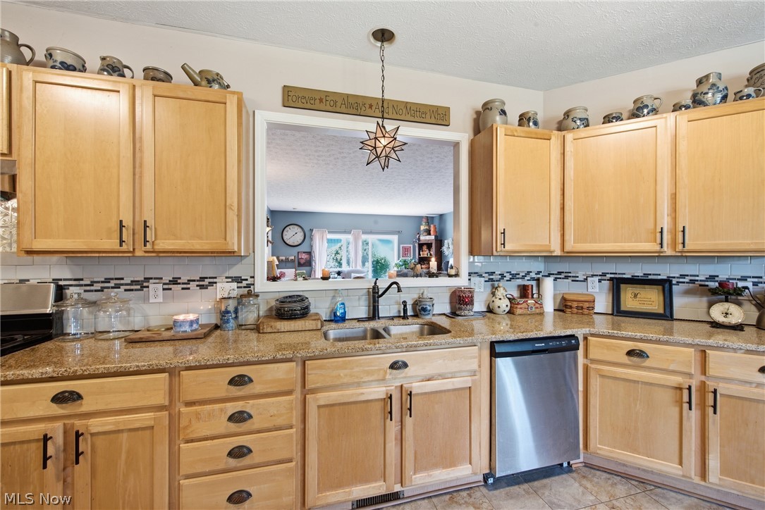 349 Springbrook Circle Elyria OH 44035